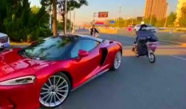 迈凯伦最新爆料视频,未来超跑性能与设计前瞻