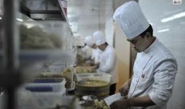 酒店厨师爆料视频完整版,揭秘酒店后厨不为人知的秘密与真相